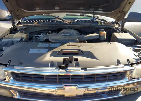 2002 Chevrolet Suburban 1500 Ls из США, поврежденный, VIN 1GNEC16Z12J132858